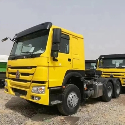 Suspensão aerodinâmica Assento do condutor Sinotruk HOWO A7 Tractor Truck 6X4 371HP GCC Certified Pneus