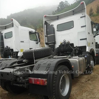 Torque máximo Nm 500-1000nm 4X2 6 Wheelers HOWO Sinotruk Trator Truck para o mercado chinês