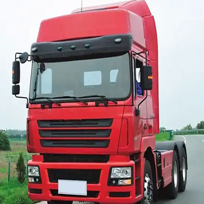 Trator chinês Chenglong H7 4X2 com capacidade de carga de 8,2 toneladas e certificação GCC