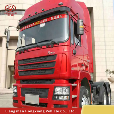 Caminhão-trator de transporte branco com grande capacidade do motor e design de pneus sem tubos