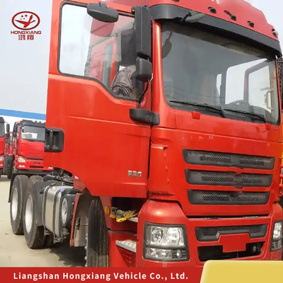 Caminhão-trator de transporte branco com grande capacidade do motor e design de pneus sem tubos