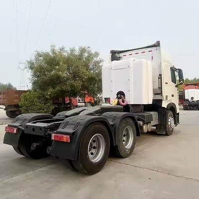 Customização de 8,2 toneladas Euro5euro6 HOWO T7 CNG Trens de trator para fábricas chinesas