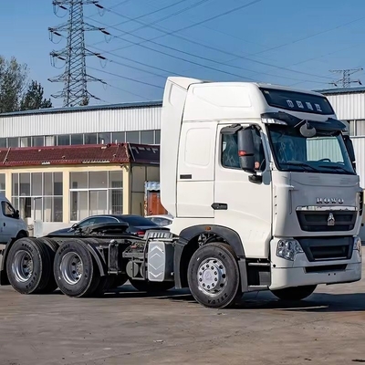 Customização de 8,2 toneladas Euro5euro6 HOWO T7 CNG Trens de trator para fábricas chinesas