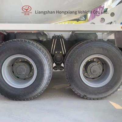 3.5m3 Pequeno caminhão autocarregador articulado para mistura de concreto com 4 eixos e janela manual