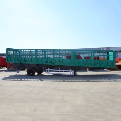 Semi-reboque para transporte de gado com carga de 3 eixos e vedação lateral