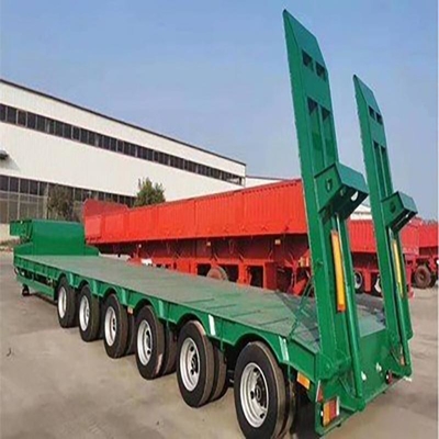Caminhões-reboque para transporte de equipamento pesado tipo MacPherson