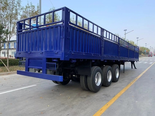 Transporte leve de bovinos/cavalos/ovinos Semirreboque de 3 eixos com estaca e vedação de aço