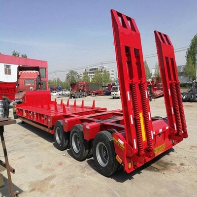 Caminhão de carga pesada 3 eixos de cama baixa Lowboy Flatbed Semi Trailer Truck com elevador hidráulico e pescoço de galinha